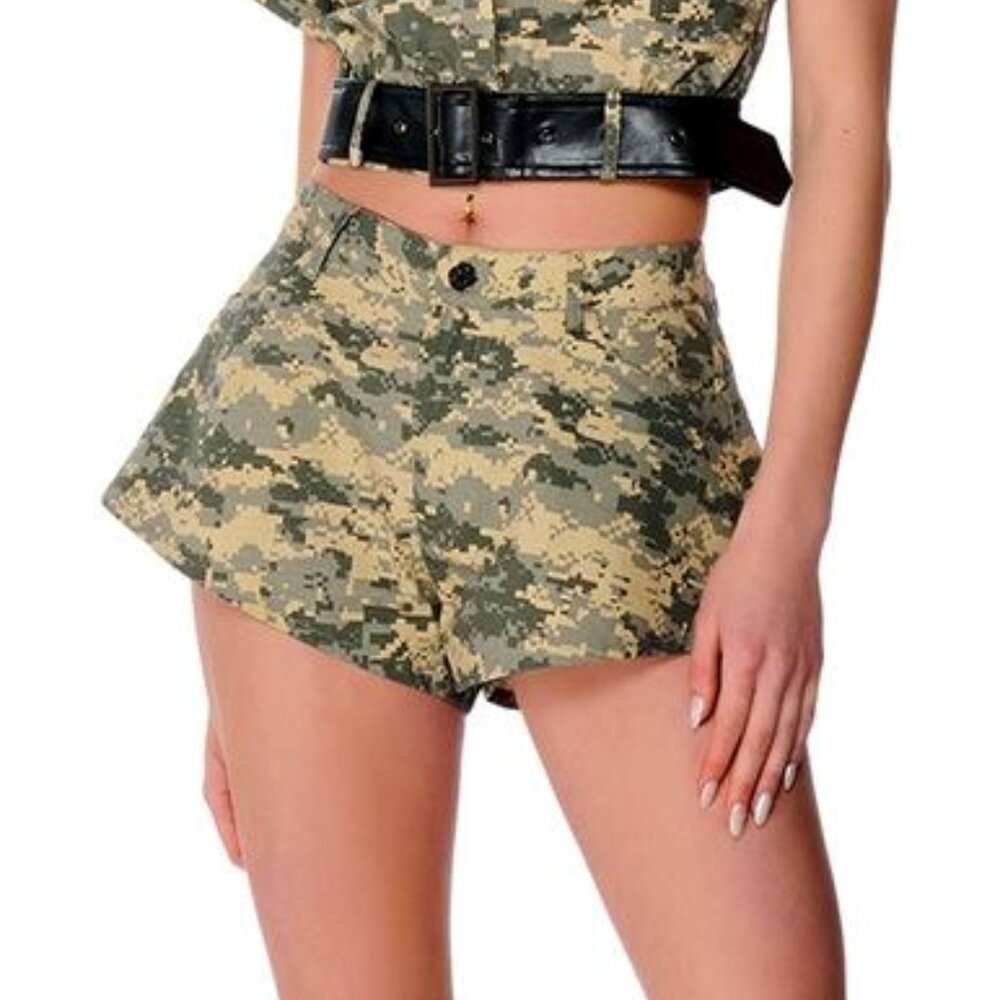 Digital pixel camo flared shorts L